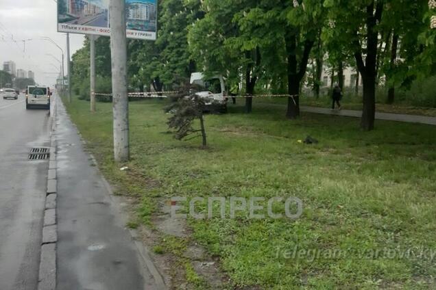 У Києві в ДТП потрапило 9 авто: є загиблий. Фото і відео 18+