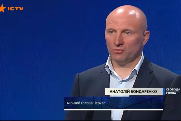 Люди так хочуть собі супермена, що готові ліпити його навіть з мера Черкас