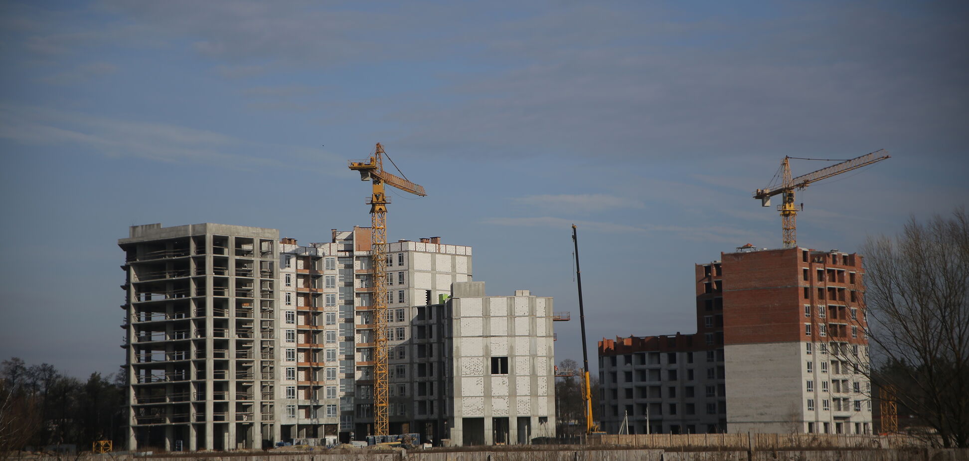 Под Киевом после незаконных протестов возобновили строительство ЖК 'Синергия Сити'