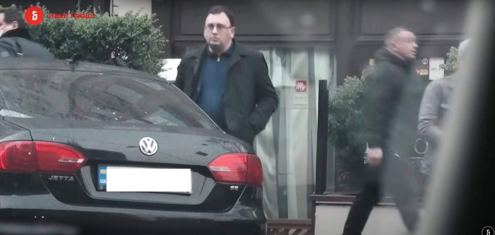 Евгения Сытника заметили возле 'Велюра'