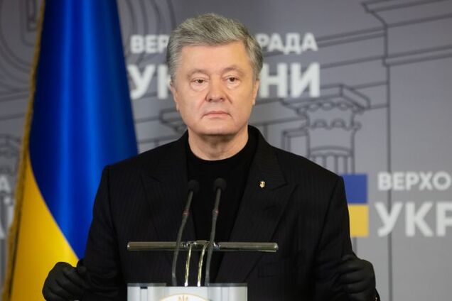 Порошенко зажадав від влади обіцяних надбавок для лікарів