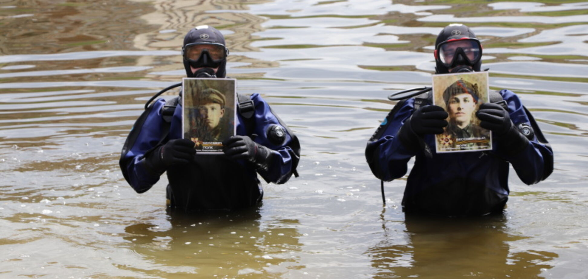 Водолазы в Орле устроили шествие Бессмертного полка по дну реки