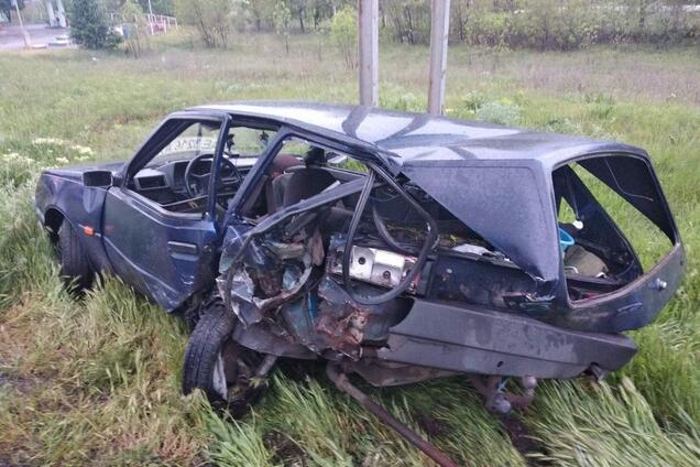 Под Днепром Mazda на огромной скорости влетела в ЗАЗ: авто превратилось в груду металла