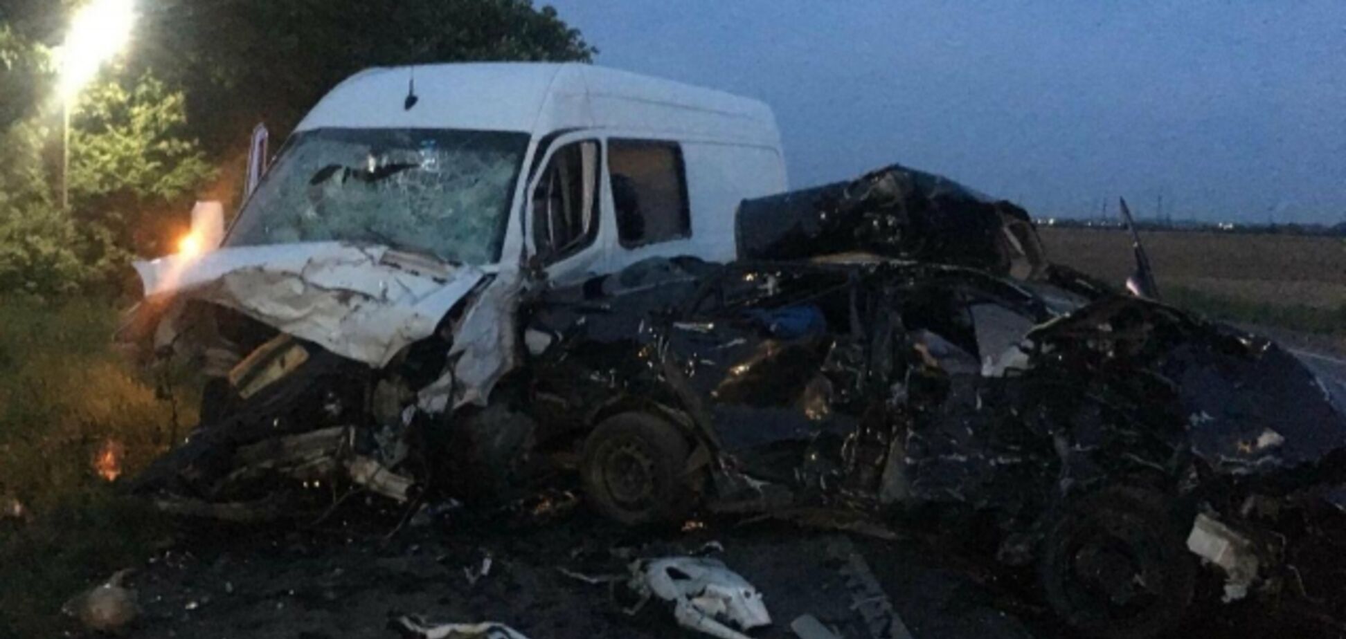 У страшній ДТП на Закарпатті загинув співробітник прокуратури: фото і відео 18+