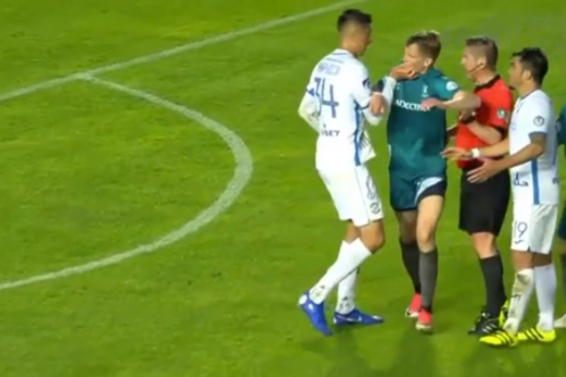 Евгений Хачериди схватил соперника за лицо