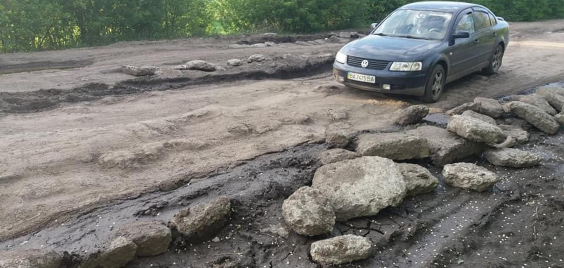 '30 км нужно ехать 1,5 часа': как выглядит худшая в Украине дорога