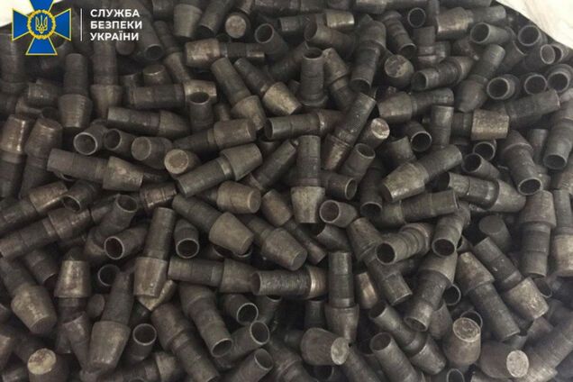На Днепропетровщине СБУ разоблачила схему производства комплектующих к танковым снарядам для России