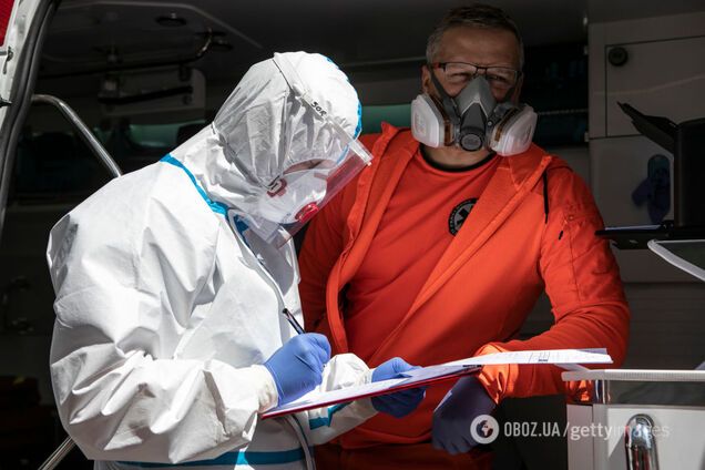 Інфікований COVID-19 може заразити чотирьох осіб. Ілюстрація