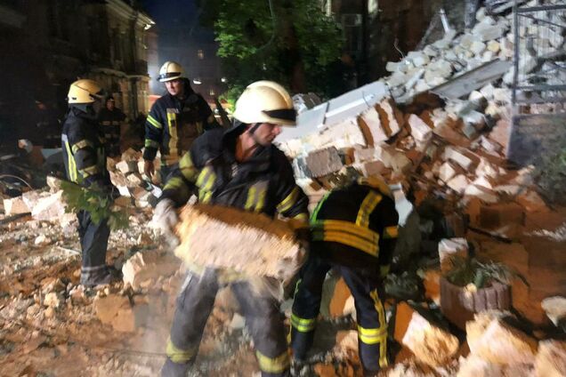 В Одессе ночью обвалился жилой дом. Фото и видео