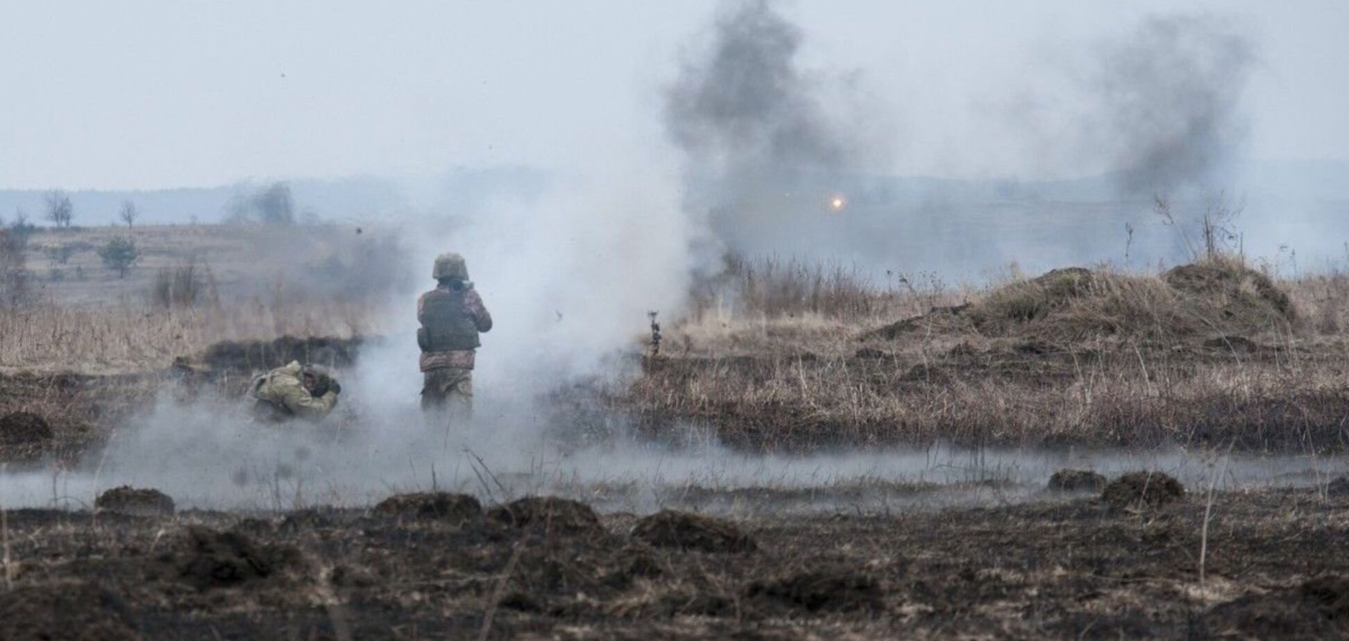 Войска России сбросили гранату на позицию ВСУ на Донбассе: есть раненый
