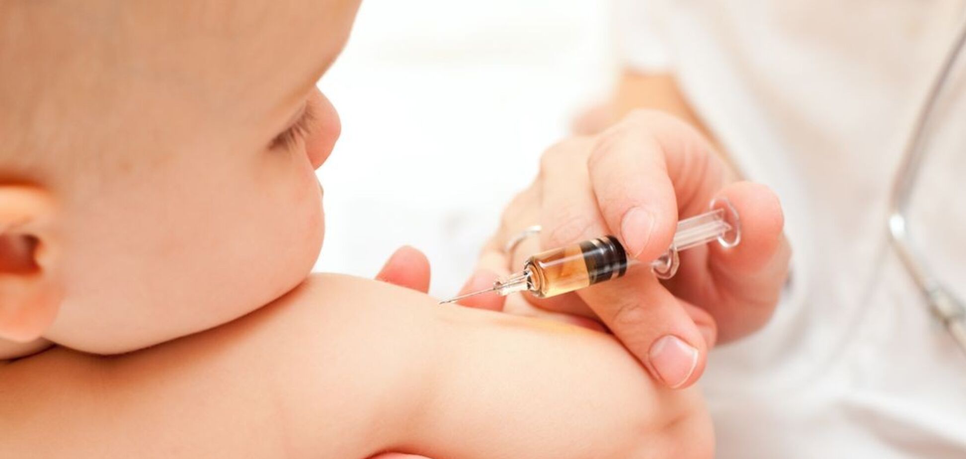 Почему в аптеках и частных клиниках Днепра может не быть вакцин и где сделать прививки бесплатно
