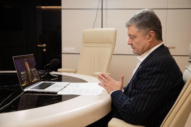 Туск передал сигнал украинской власти и выразил поддержку Порошенко