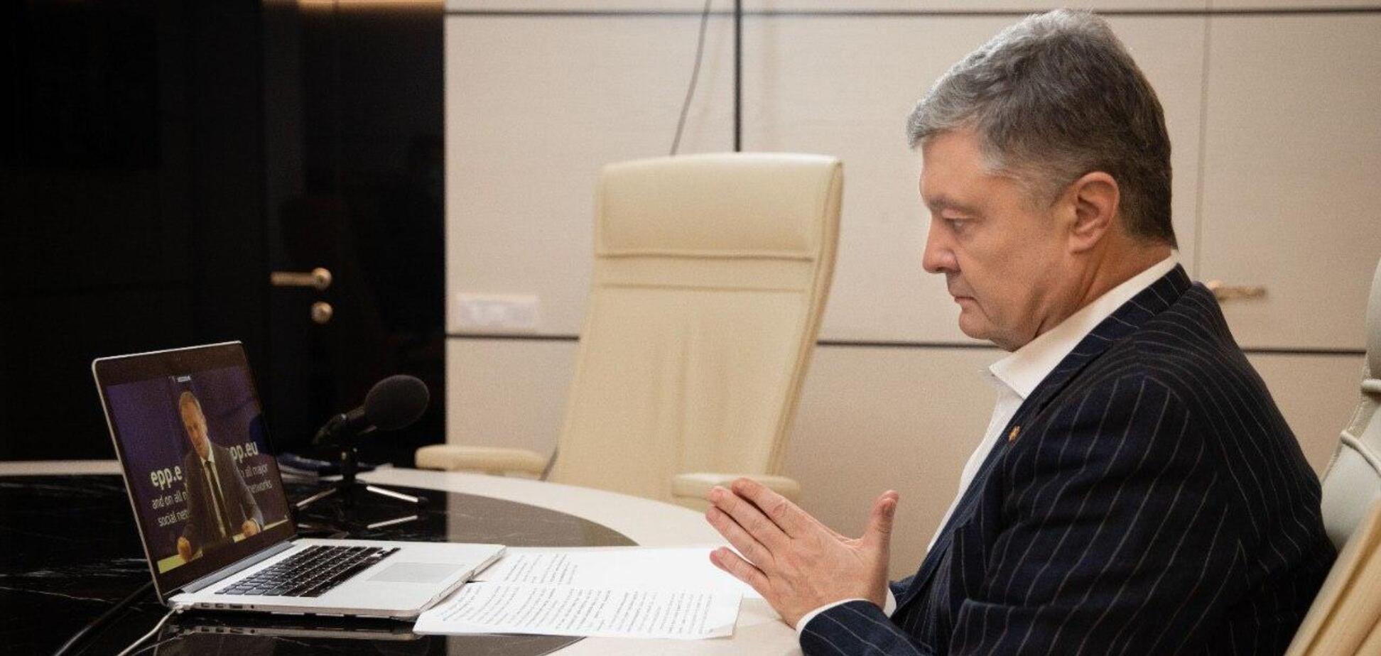 Туск передал сигнал украинской власти и выразил поддержку Порошенко