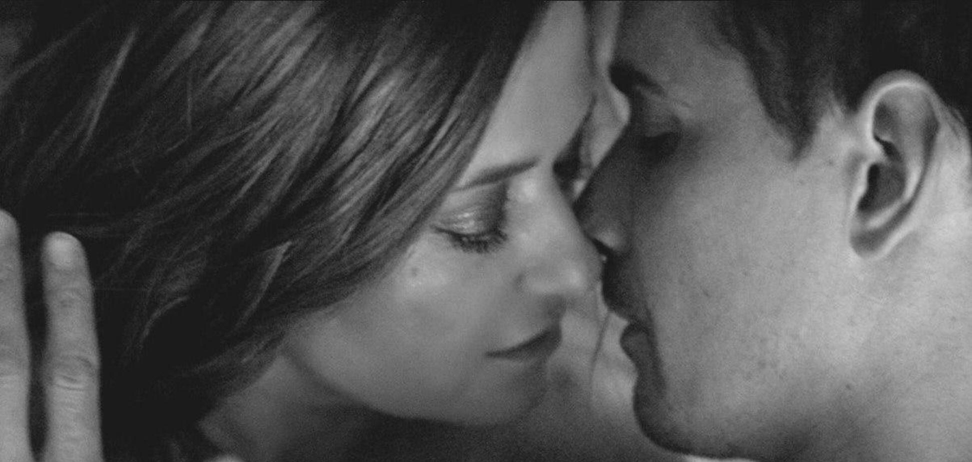 Могилевська пристрасно цілувалася з чоловіком у новому відео