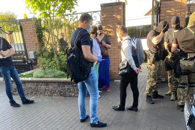 У будинок Омеляна увірвалося ДБР з обшуками: названо причину