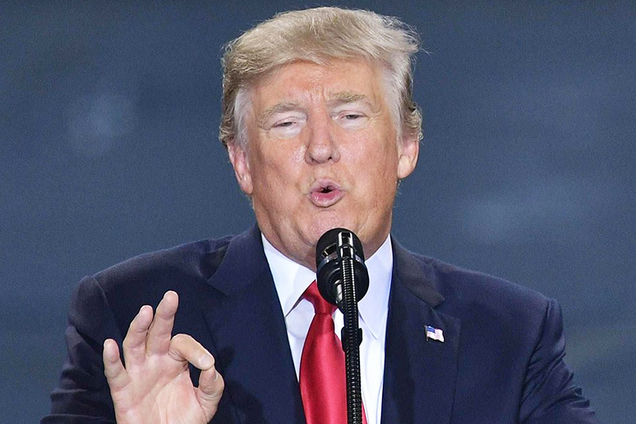 Дональду Трампу – 74: пять самых смешных курьезов, которые случались с главой США на посту