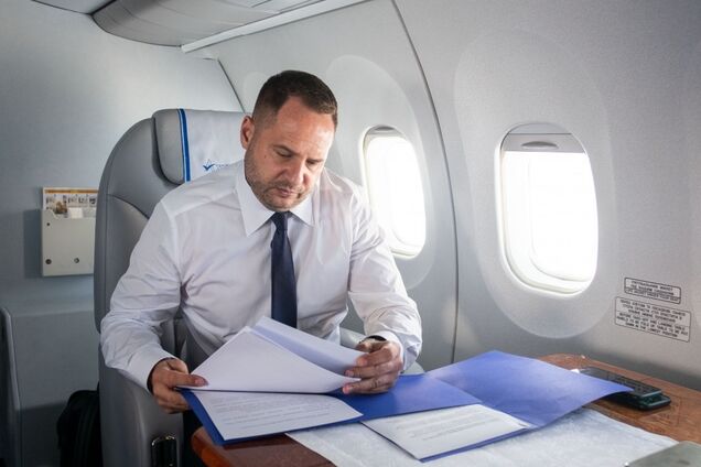 Єрмак, Резніков і Ткаченко вирушили на переговори до Франції