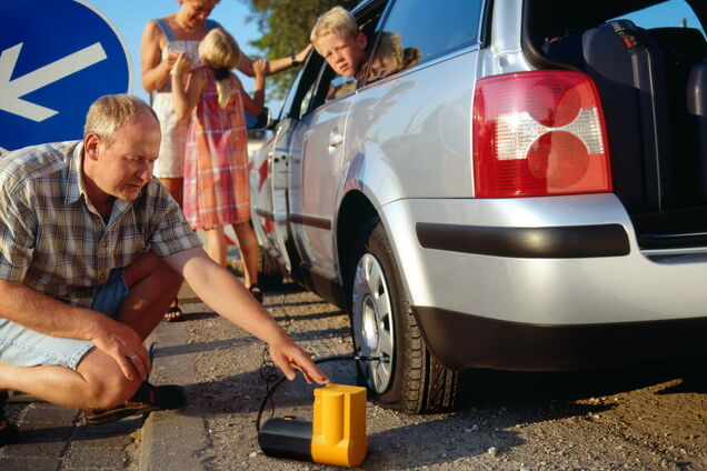 Пробил колесо: что делать?