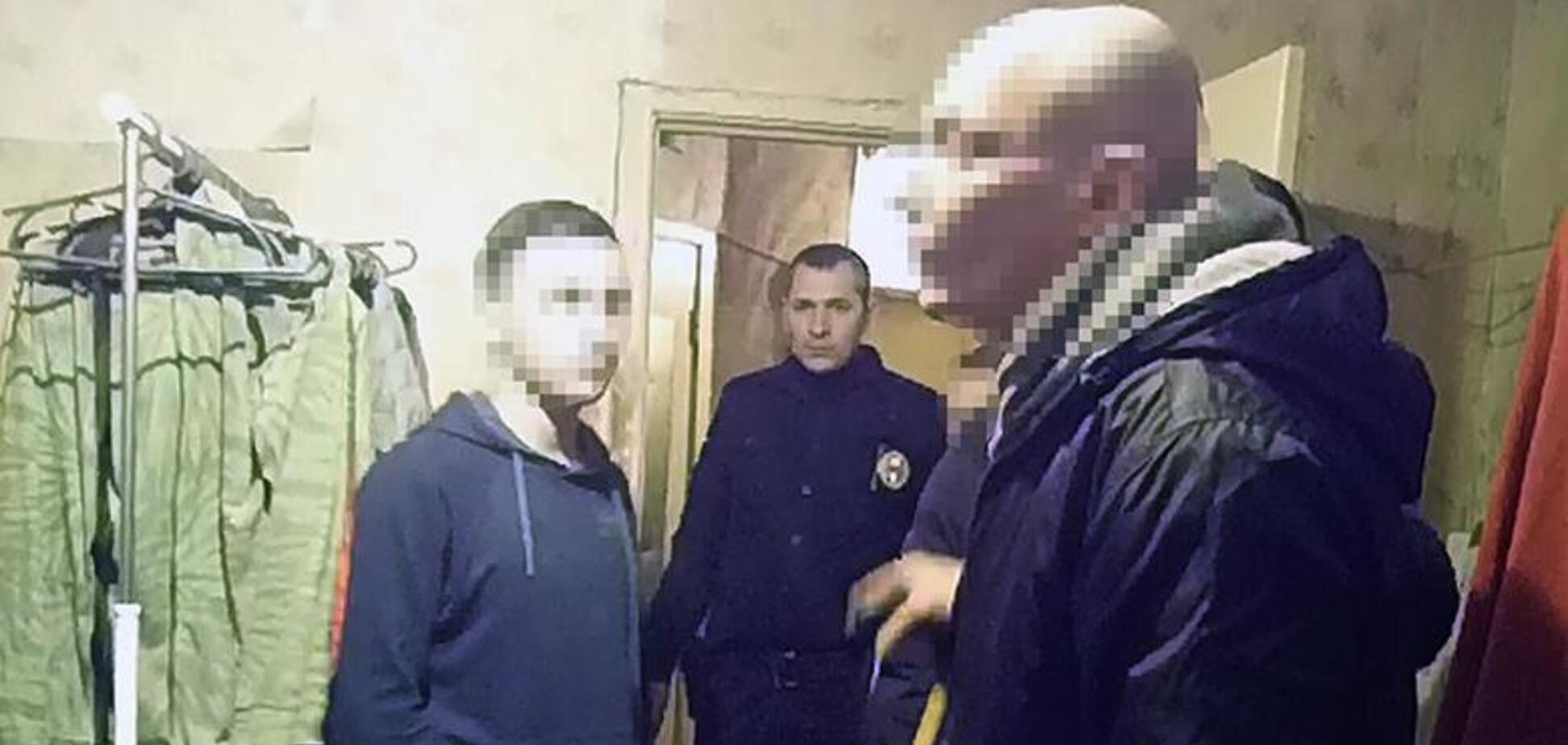 В Киеве задержали мужчину, который развращал несовершеннолетних