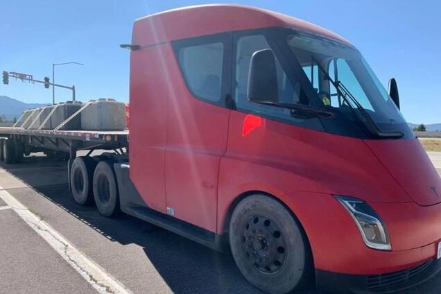 Ілон Маск: найбільш незвичайна Tesla готова до виробництва