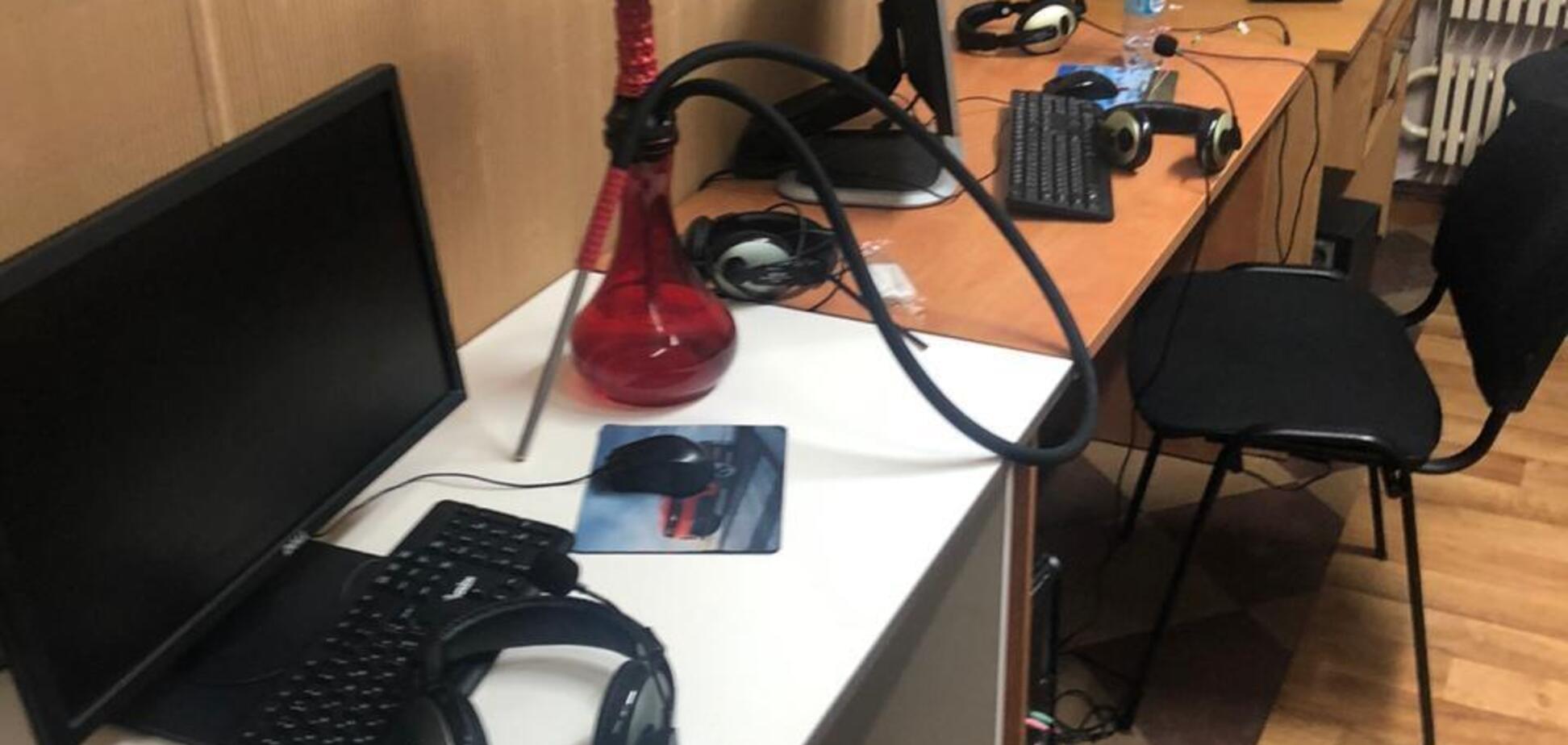 На Дніпропетровщині викрили колл-центр шахраїв, які виманювали у людей гроші