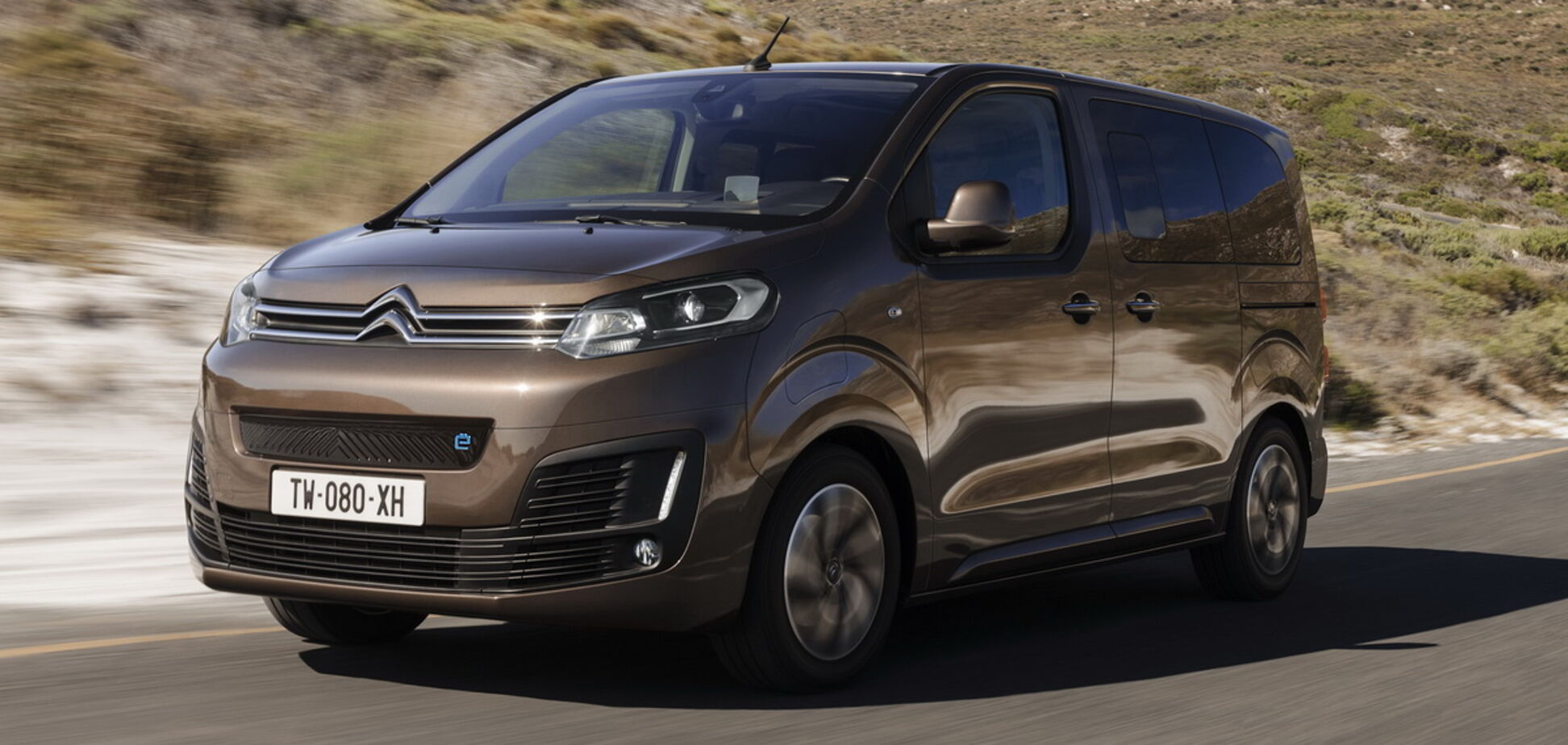 Citroen показал 9-местный электромобиль