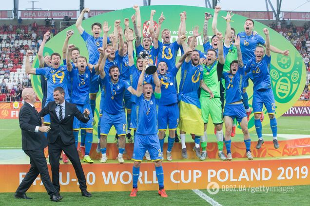 Сборная Украины U-20 празднует победу на чемпионате мира