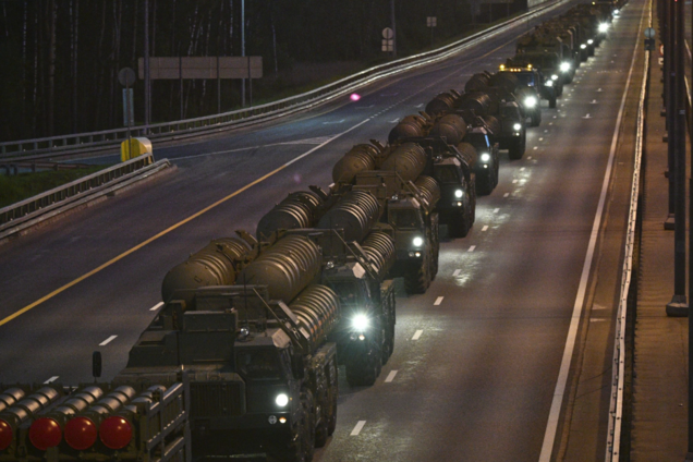 Передислокація військової техніки в Москву для параду