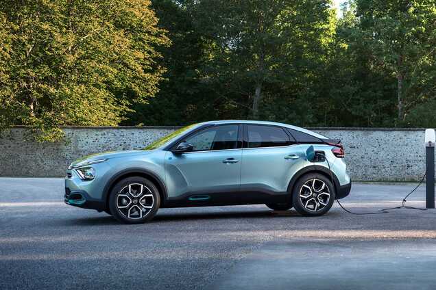 Новый Citroen C4 и электрический e-C4: первые фотографии