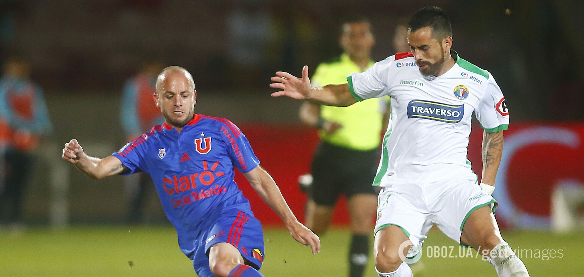 Густаво Лоренсетті (зліва) в матчі проти 'Аудакс Італьяно'