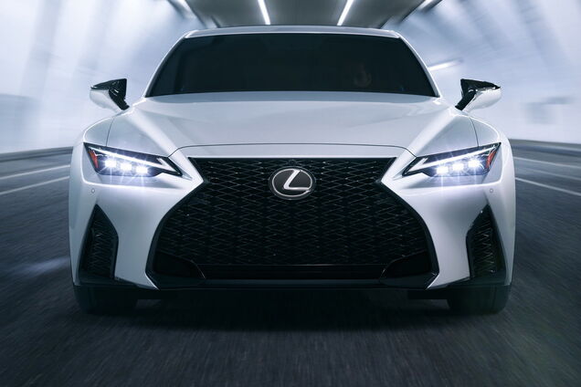 Новий Lexus IS з пакетом F sport