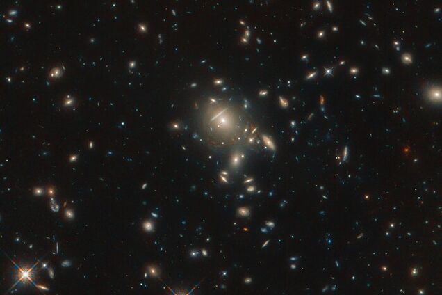 Телескопу Hubble вдалося сфотографувати галактику "зіркових вибухів". Опублікований знімок