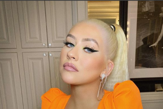 Кристина Агилера полностью разделась ради ЛГБТ. Фото