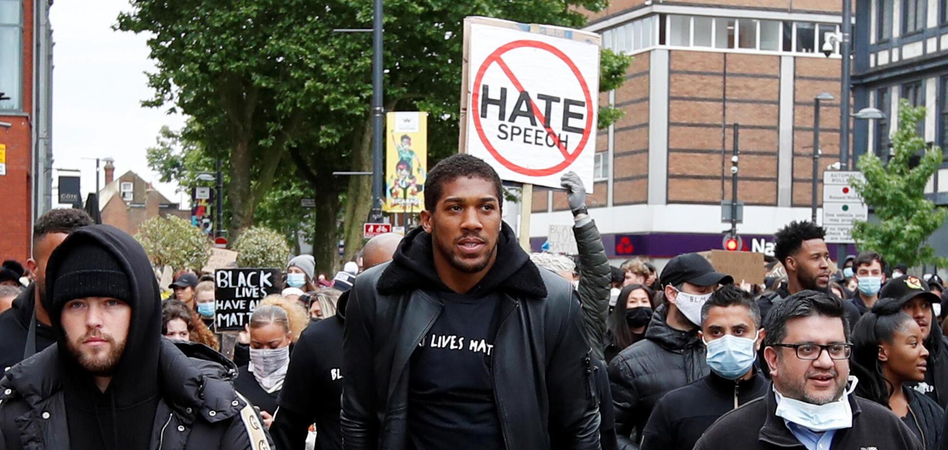 Ентоні Джошуа на протесті Black Lives Matter