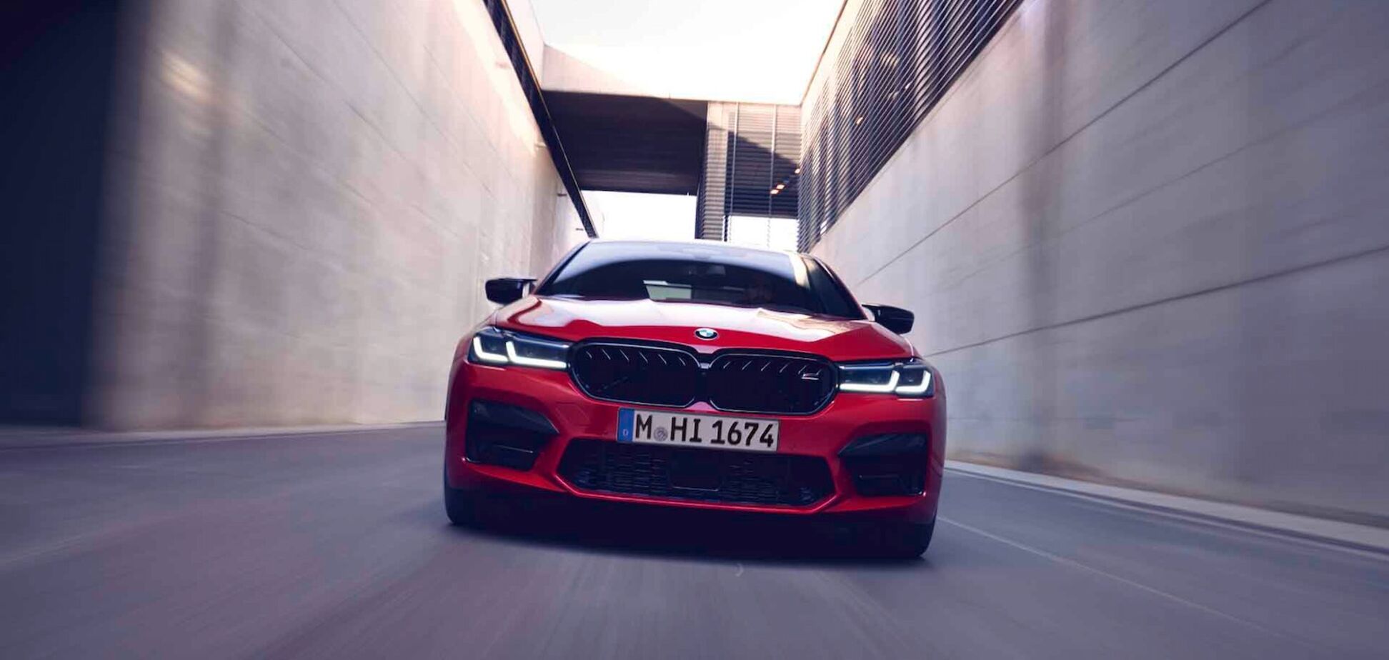 Лютий седан: BMW представила нову M5 2021