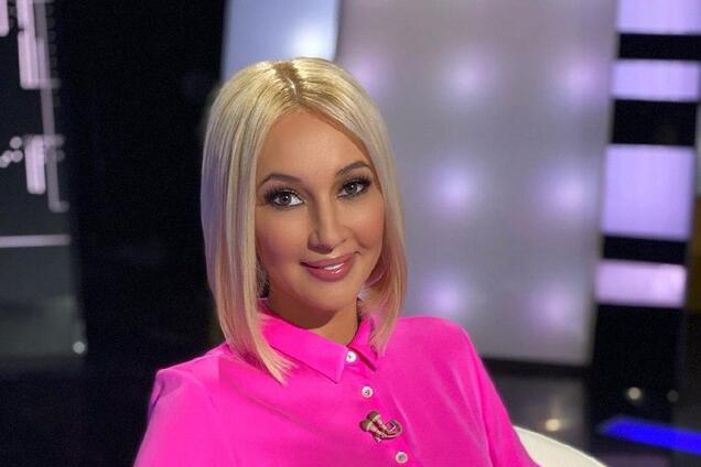 Стильно или вульгарно? Лера Кудрявцева в прозрачной блузке поддалась критике в сети. Фото