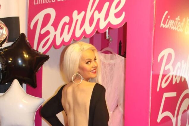 Фанатка ляльки Барбі схудла на 82 кілограми: фото до і після