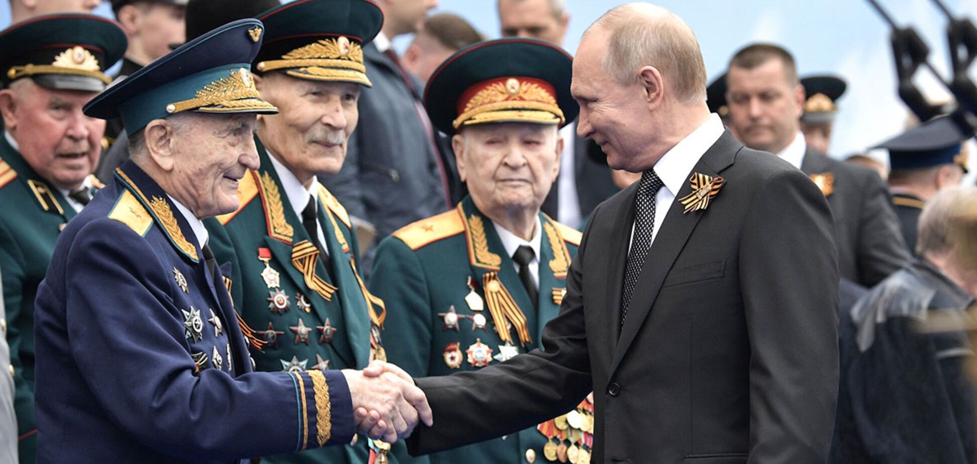 80 ветеранов отправили на карантин перед встречей с Путиным на параде