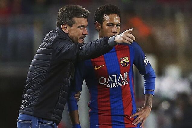 Хуан Карлос Унсуе робить підказку Неймара