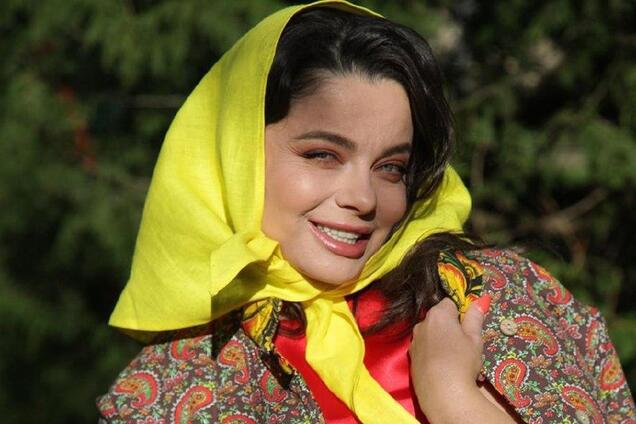 Наташа Королева потрусила попой под хит Каменских. Видео