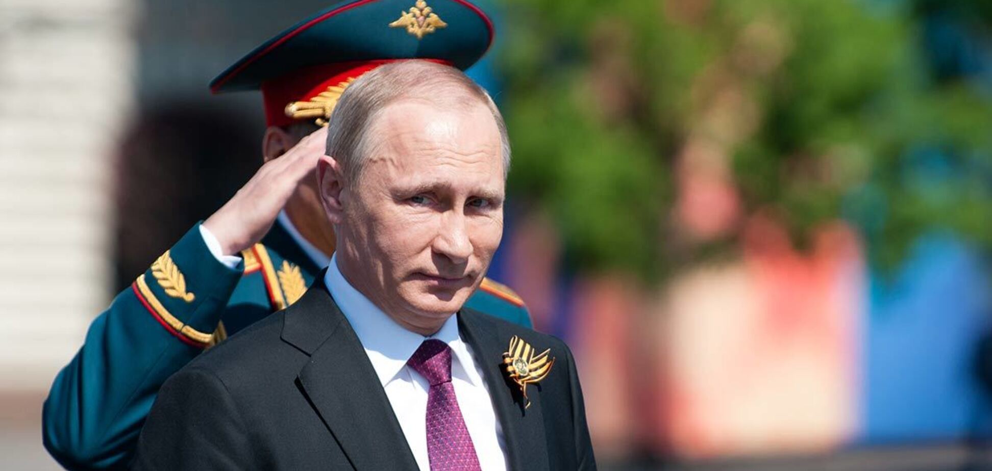 Парад во время пандемии превращается в пир во время чумы