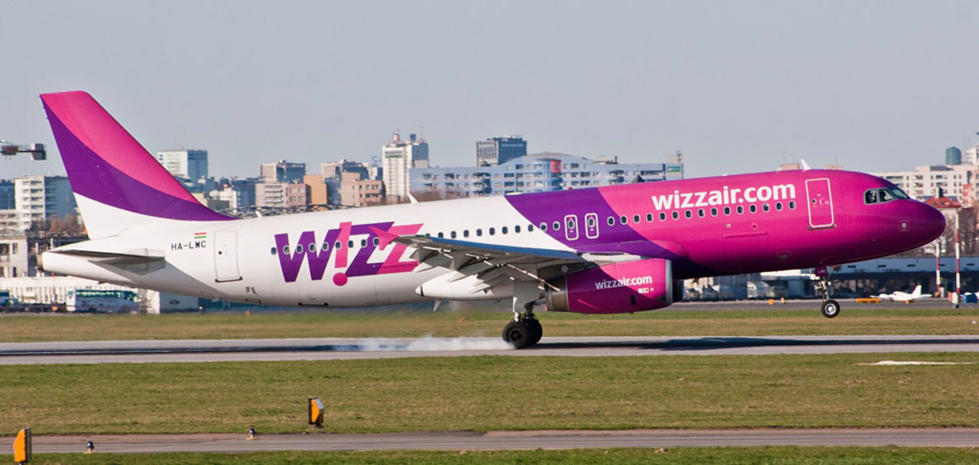 Wizz Air відновив польоти з 'Жулян'