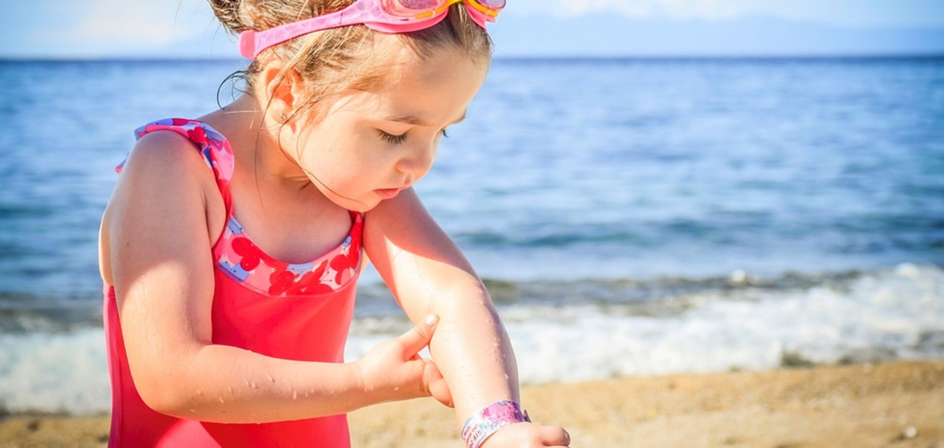 Як убезпечити дітей на пляжах Дніпра: про першу допомогу і обов'язкову аптечку