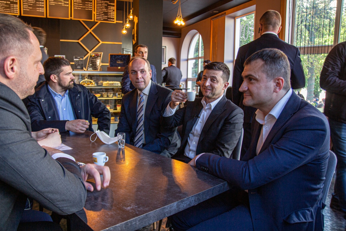 Єрмак, Ляшко та Трофімов заплатять по 17 тисяч штрафу за посиденьки із Зеленським у кав'ярні 'Лямур'