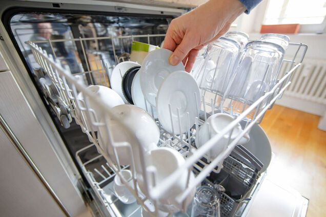 Як убезпечити посудомийну машину від бактерій: 3 прості правила