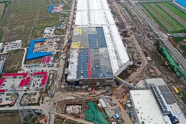 Илон Маск после того, как завалил Роскосмос, бросил вызов немцам