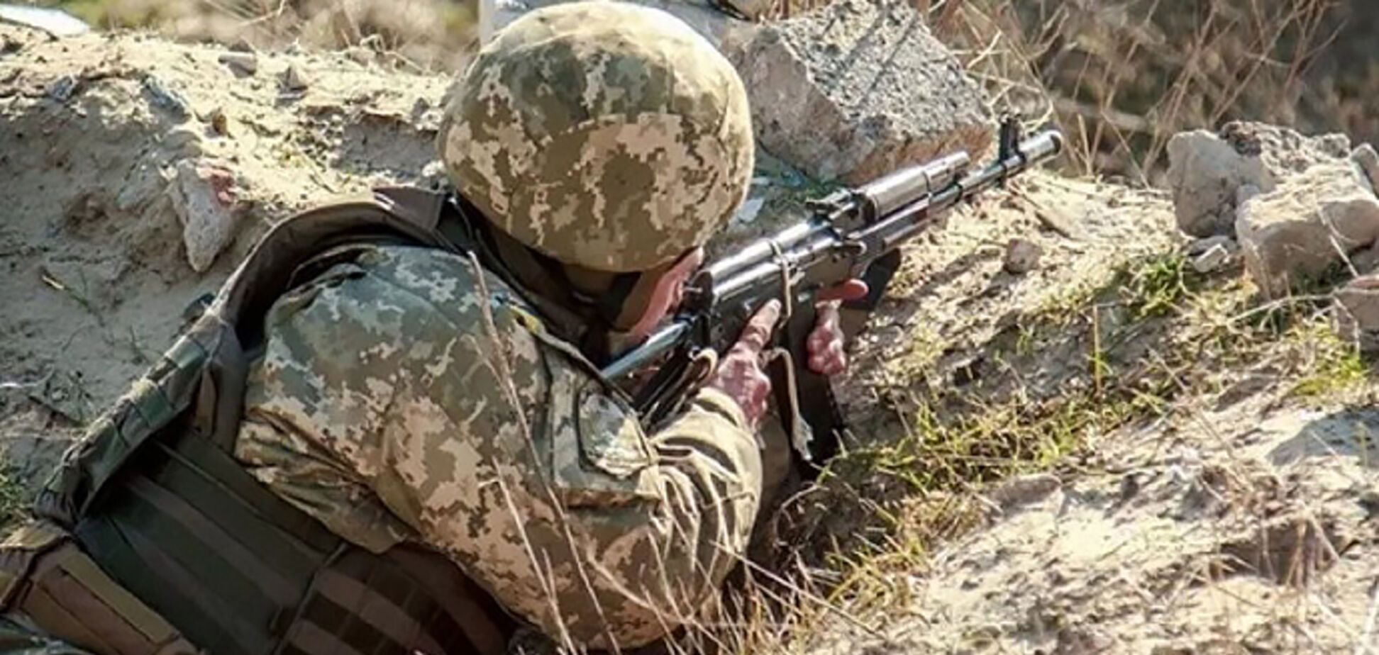 Войска России пошли в атаку на Донбассе: ранен боец ВСУ