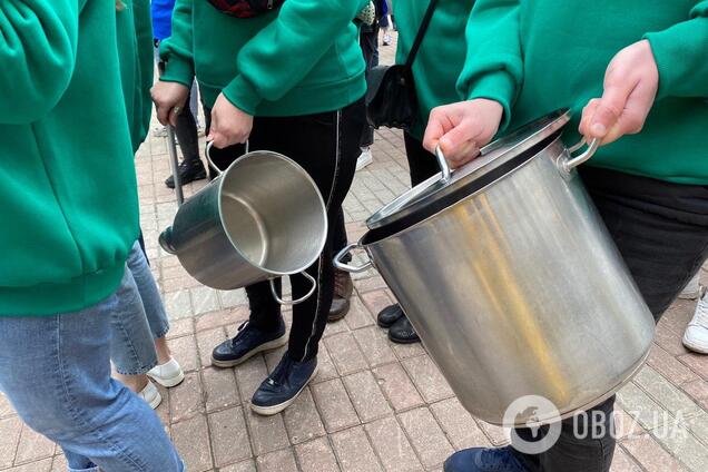 В Киеве под стенами Кабмина рестораторы устроили протесты