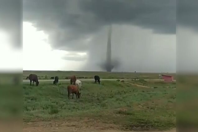 У Криму помітили потужний смерч