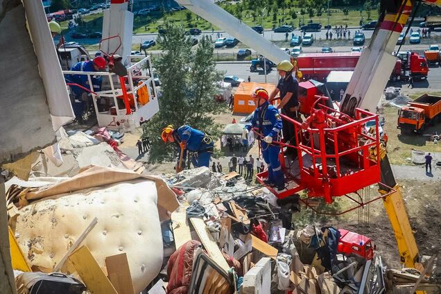 Найден третий погибший при взрыве дома в Киеве